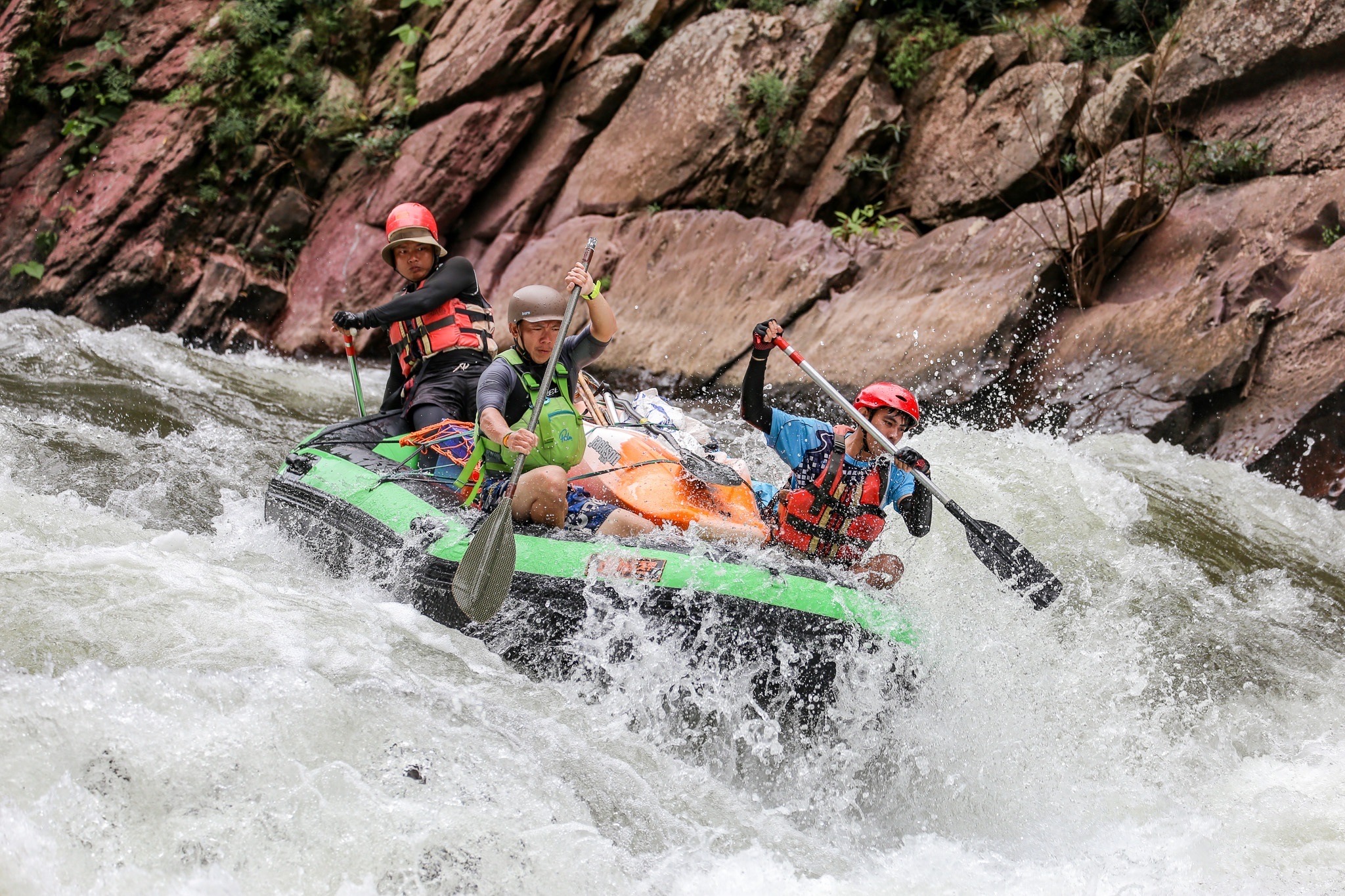 WHITE WATER RAFTING