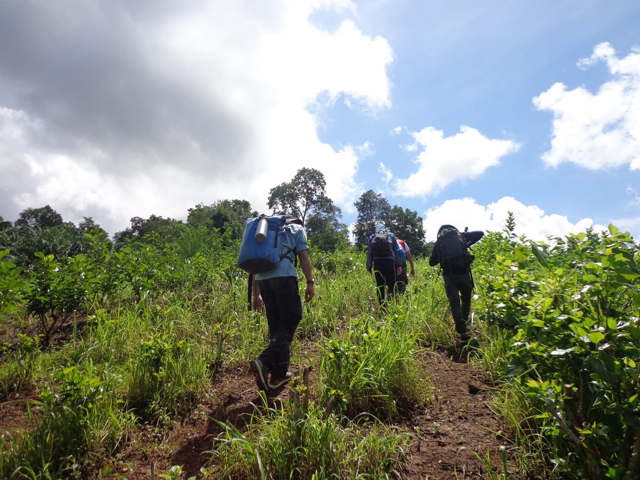 Trekking 18 Km PHU HUAD  SUMMIT
